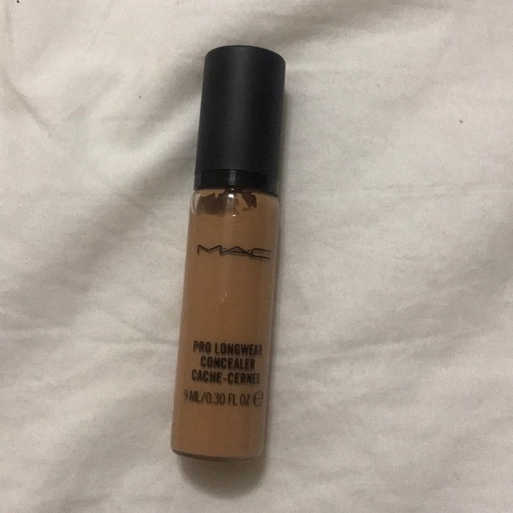 MAC Pro Longwear Concealer NC35 - Picture 3 of 3
